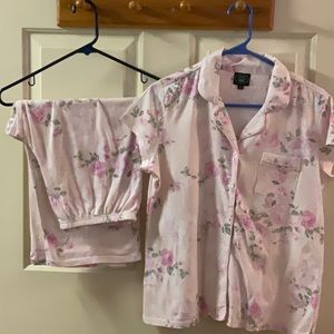 Laura Ashley Capri Pajama Set Size Medium